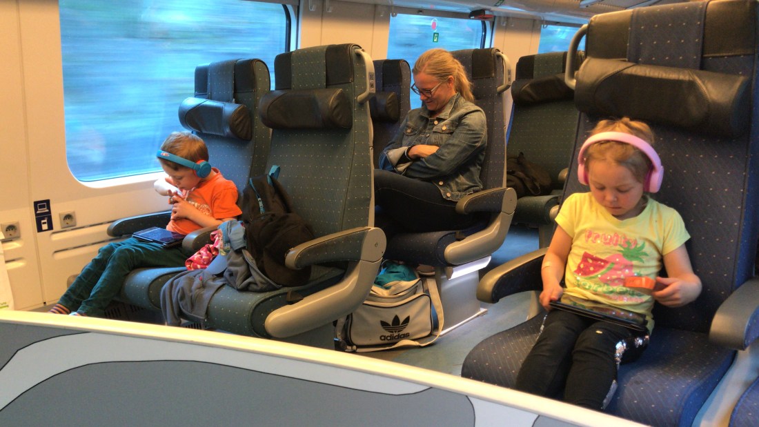 687D68E7-EA19-4A50-BD99-D0DB2CA45FCF